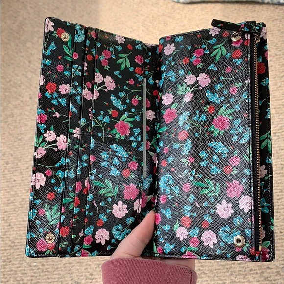 Kate Spade Spring Wallet - Picture 2 of 4